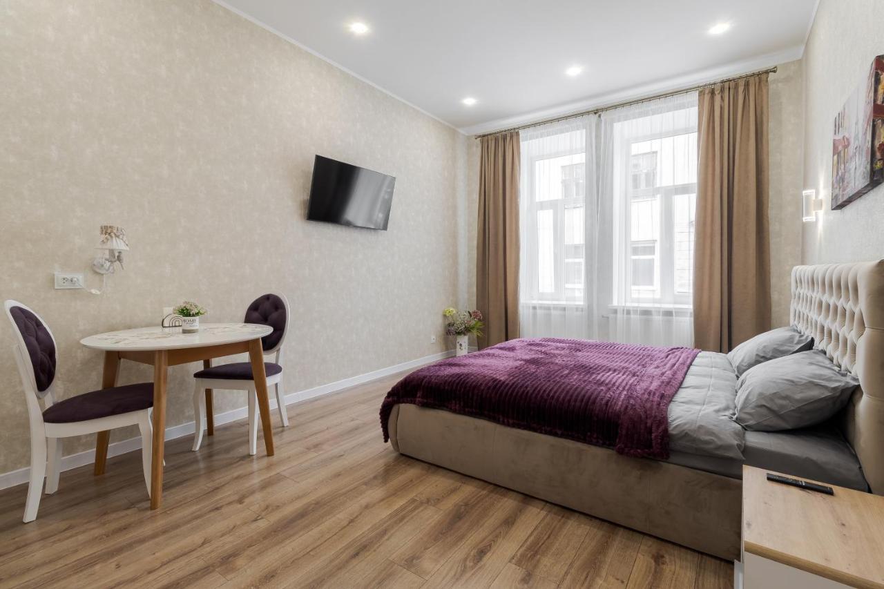 Luxury Flat In Downtown 2 Apartment Lviv Bagian luar foto
