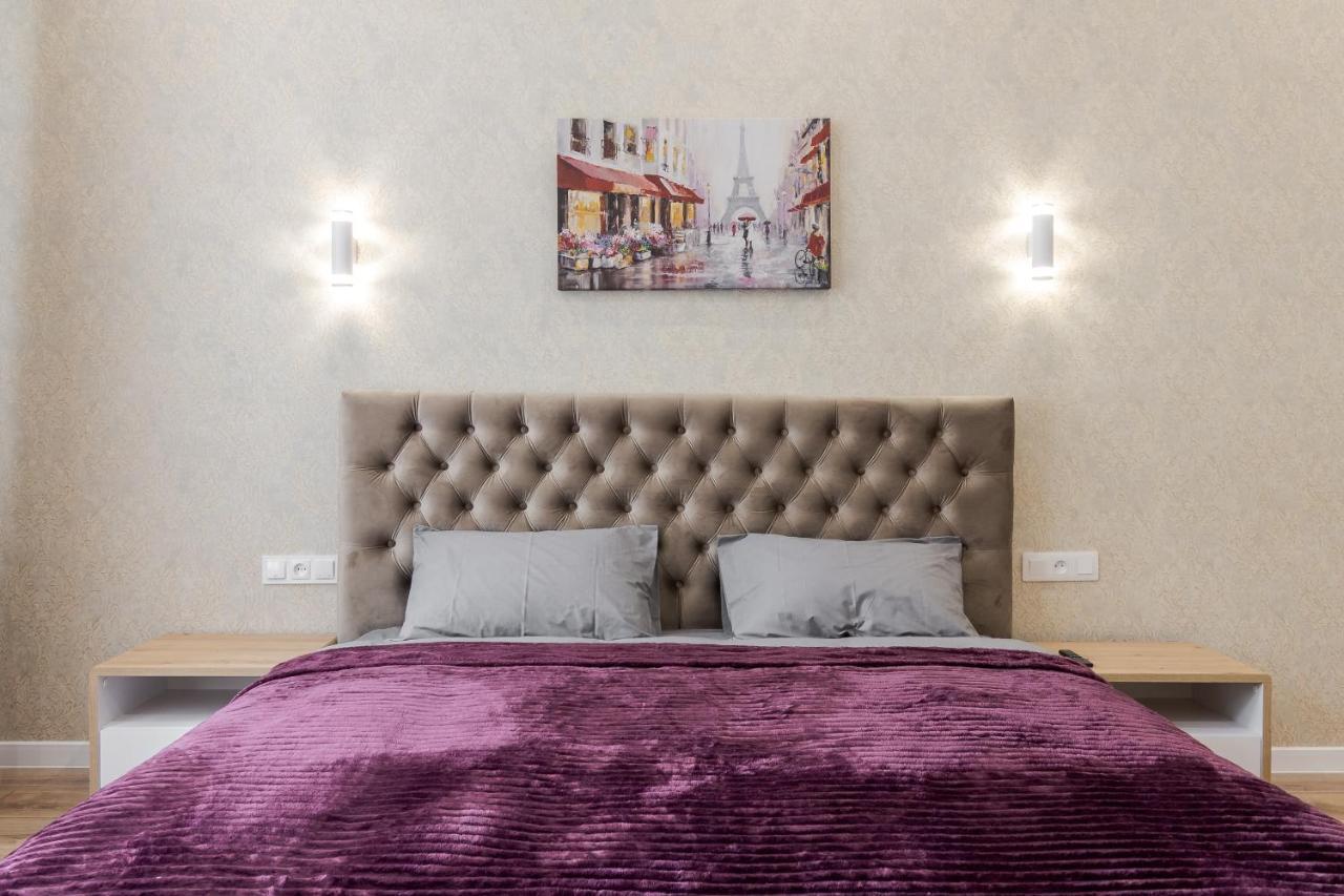 Luxury Flat In Downtown 2 Apartment Lviv Bagian luar foto
